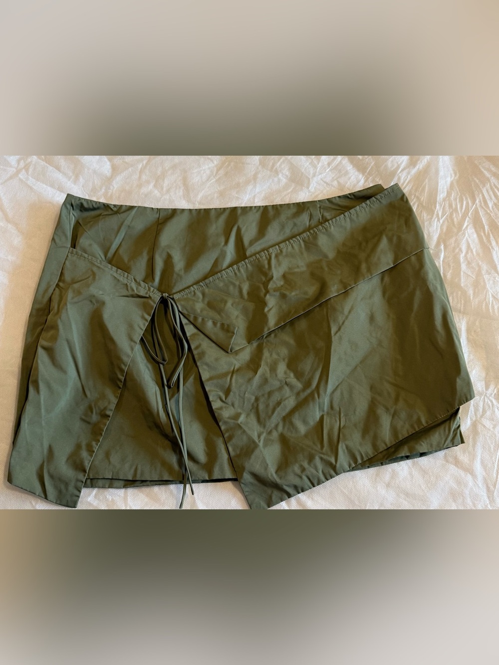 Fashion Nova 2X Dark Olive green mini skirt.